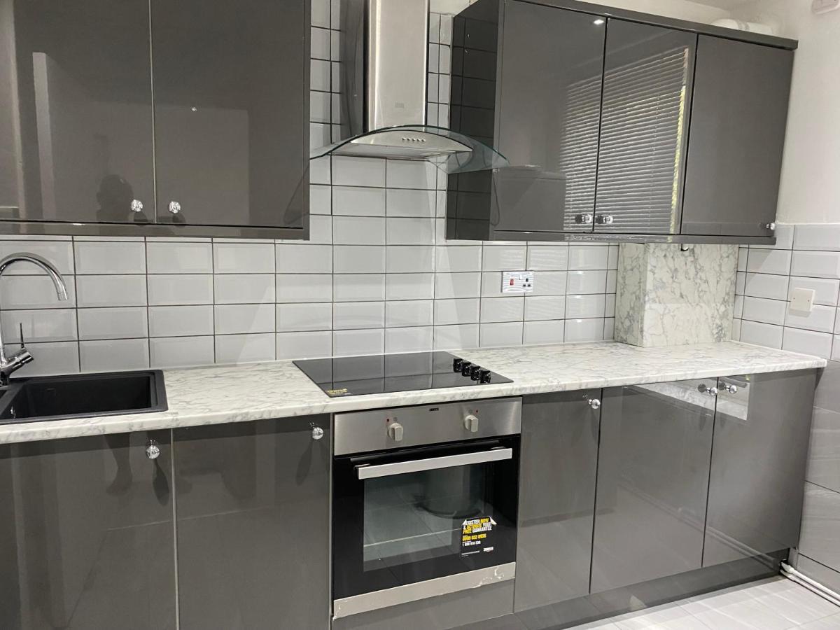 Luxurious 2-Bed Apartment In Woolwich London Luaran gambar