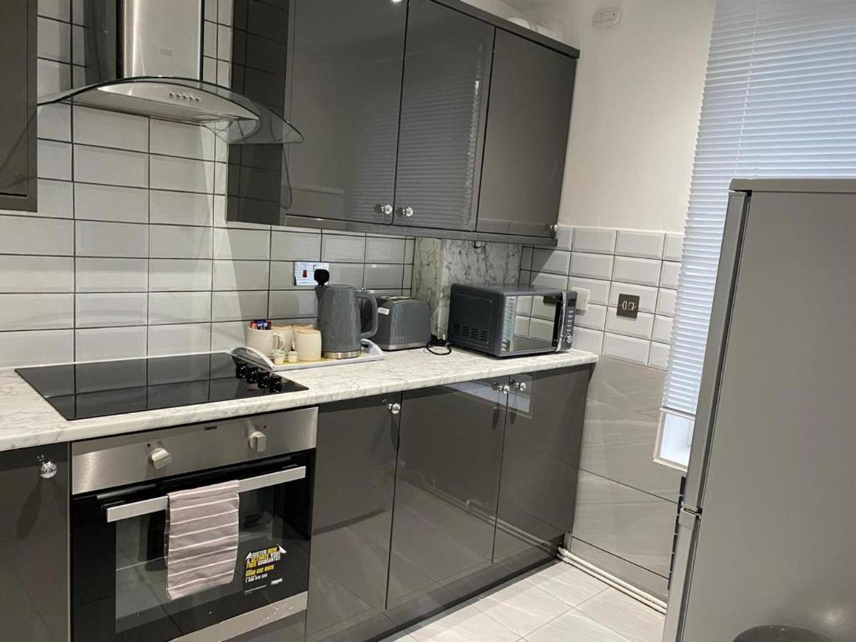 Luxurious 2-Bed Apartment In Woolwich London Luaran gambar